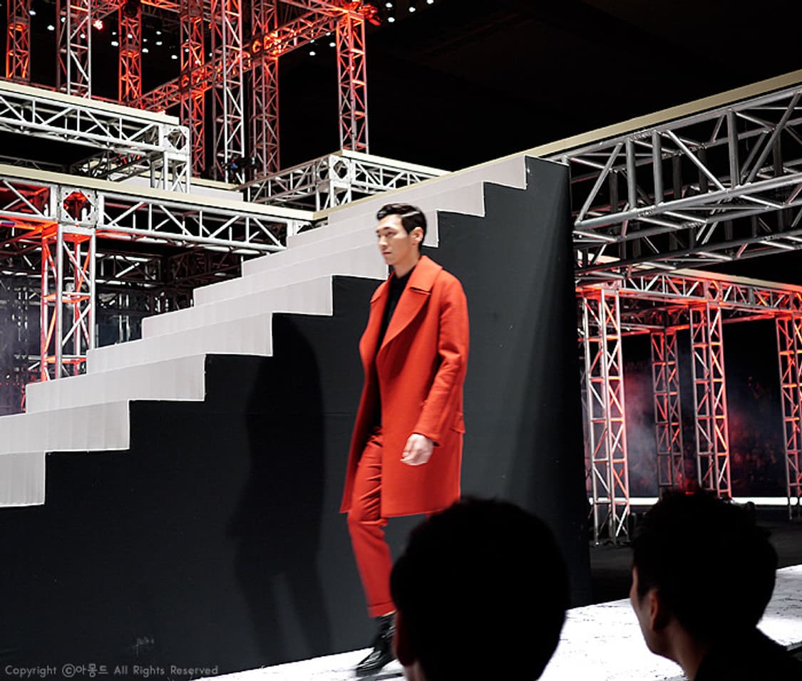 솔리드옴므 우영미 컬렉션라인 레드 오버핏 코트 100사이즈 상품이미지7