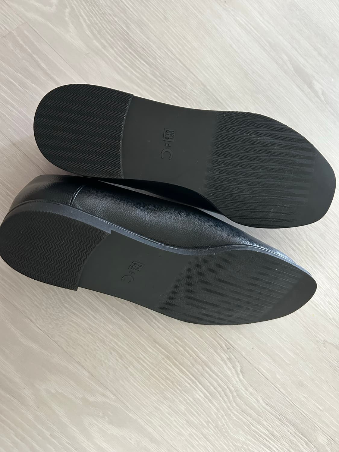 유니클로 스퀘어 플랫슈즈 블랙 250 상품이미지5