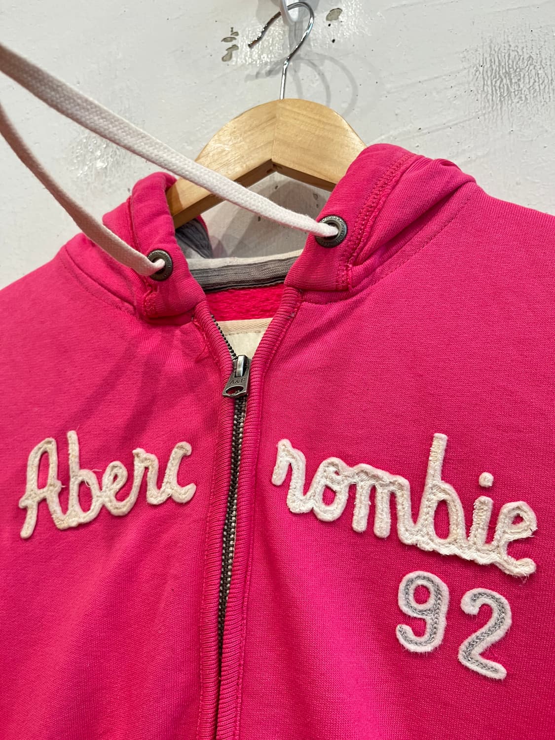 아베크롬비 아플리케 후드집업 핑크  상품이미지2