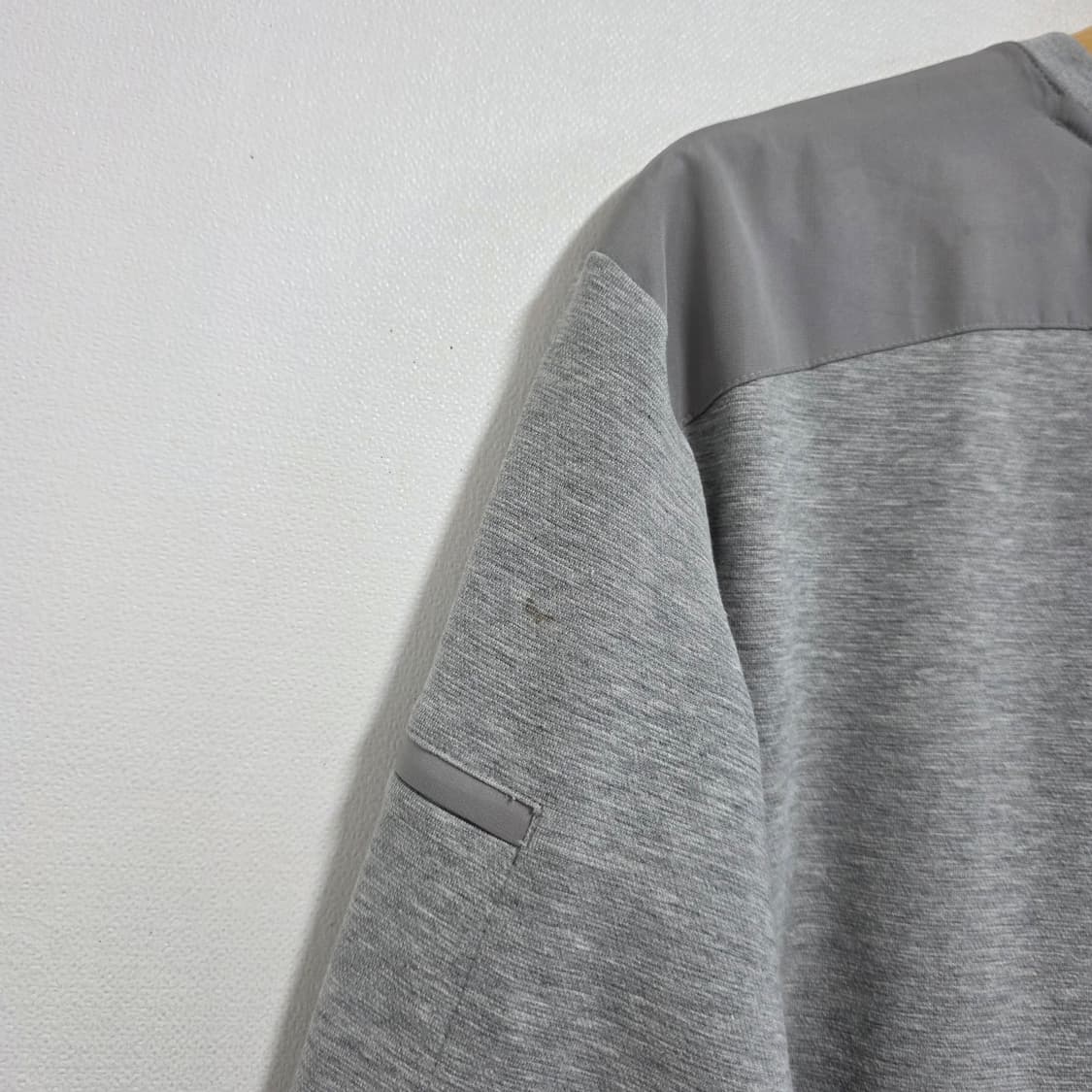 105 빈폴스포츠 나일론 배색 긴팔티셔츠 그레이 상품이미지5