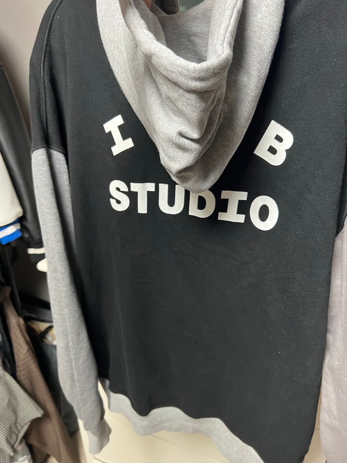 아이앱 스튜디오x니니즈 후드집업 상품이미지3