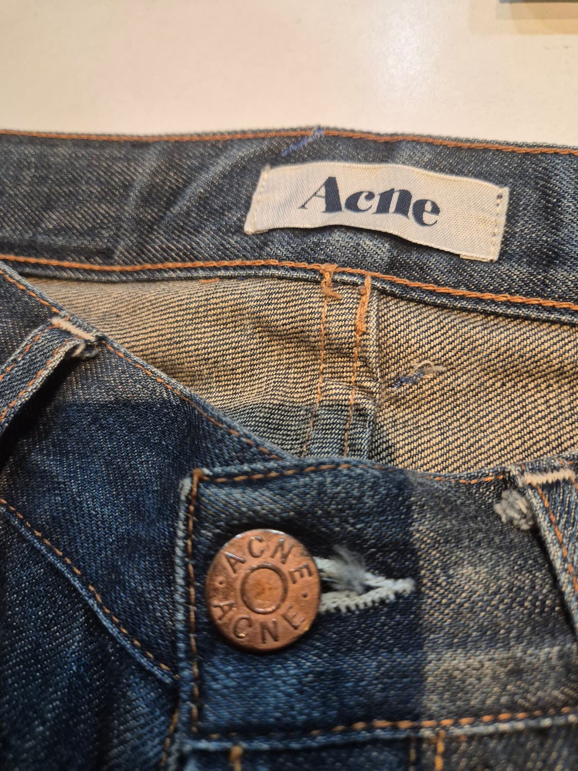 아크네 테니 팬츠 28/32 판매합니다
실착만 한 새것 같은 중고입니다 상품이미지5