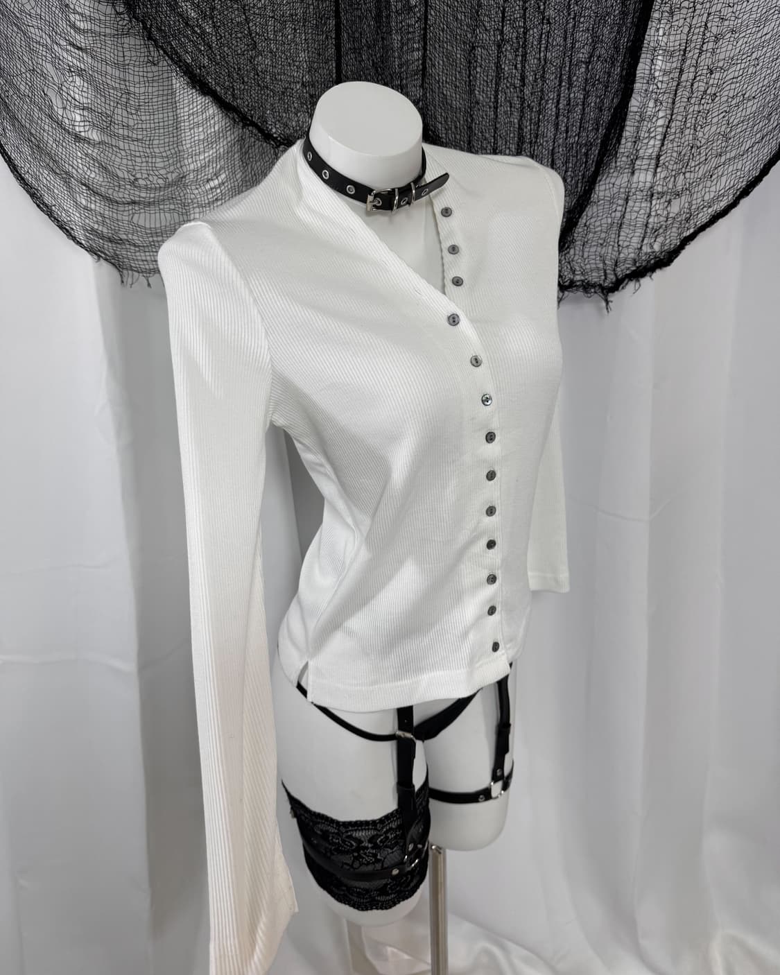 white detail t-shirt 상품이미지1