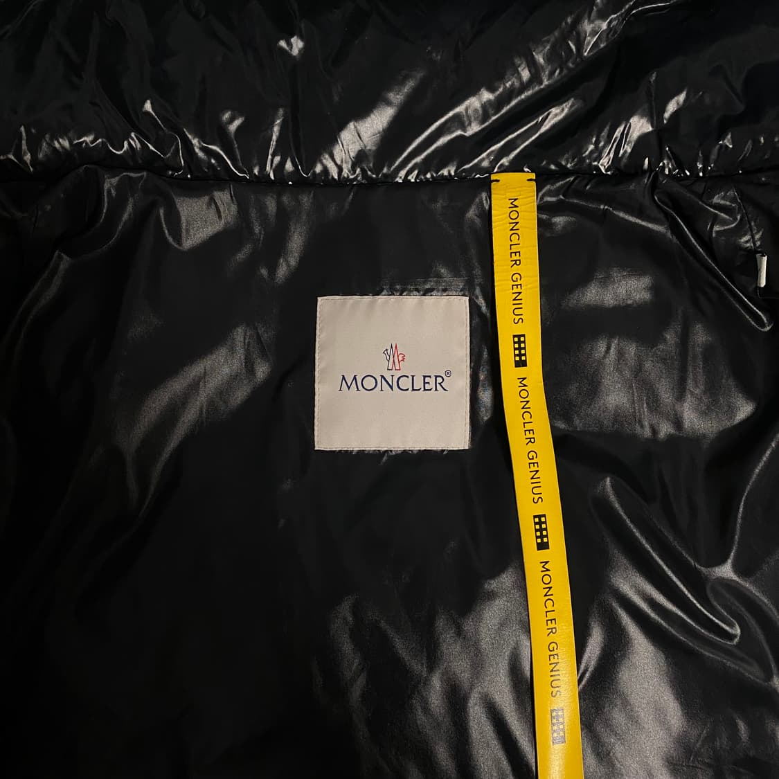 [1] 21FW 몽클레어 알릭스 마호가누스 쇼트 다운 패딩 자켓 블랙 상품이미지4