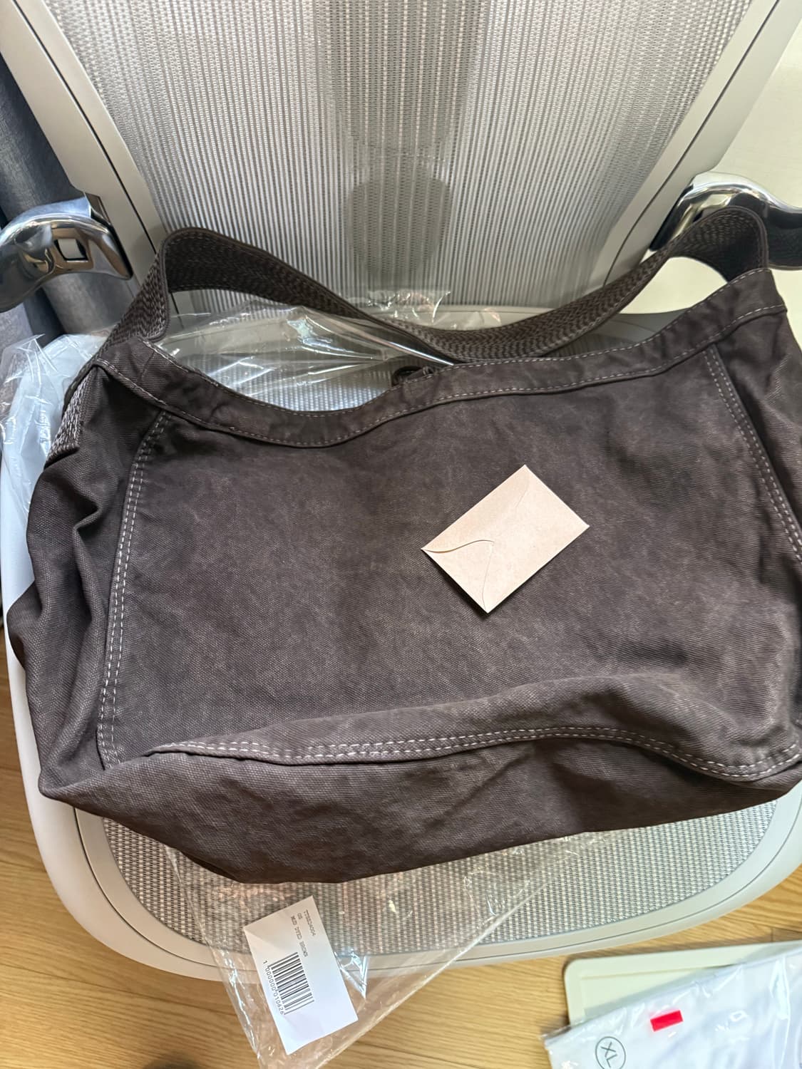 타이가 타카하시 뉴스보이백 머드다이드 브라운 상품이미지1