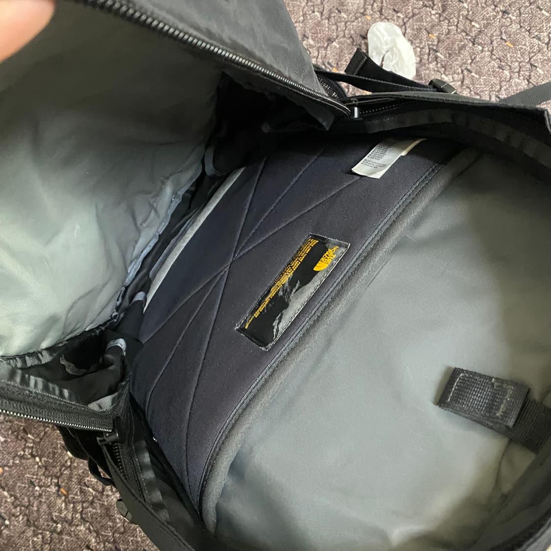 노스페이스 핫샷 백팩 블랙 상품이미지4