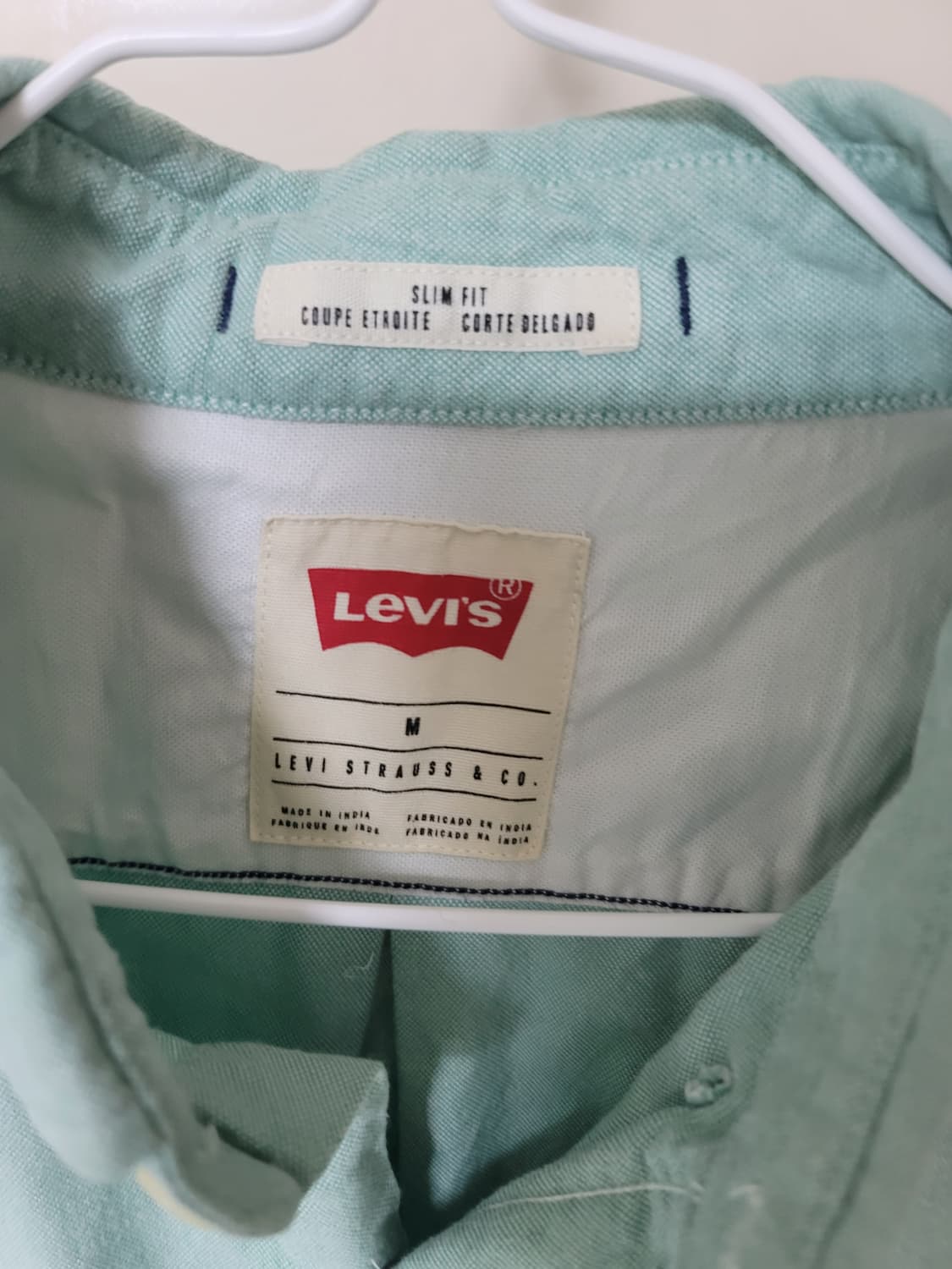 리바이스 연두색 셔츠 95사이즈 구김있음

 상품이미지3