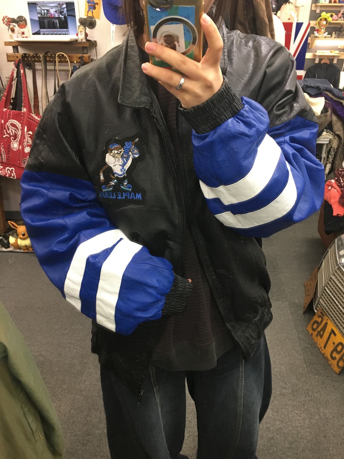 90s 루니툰즈 레더 바시티 자켓 상품이미지1