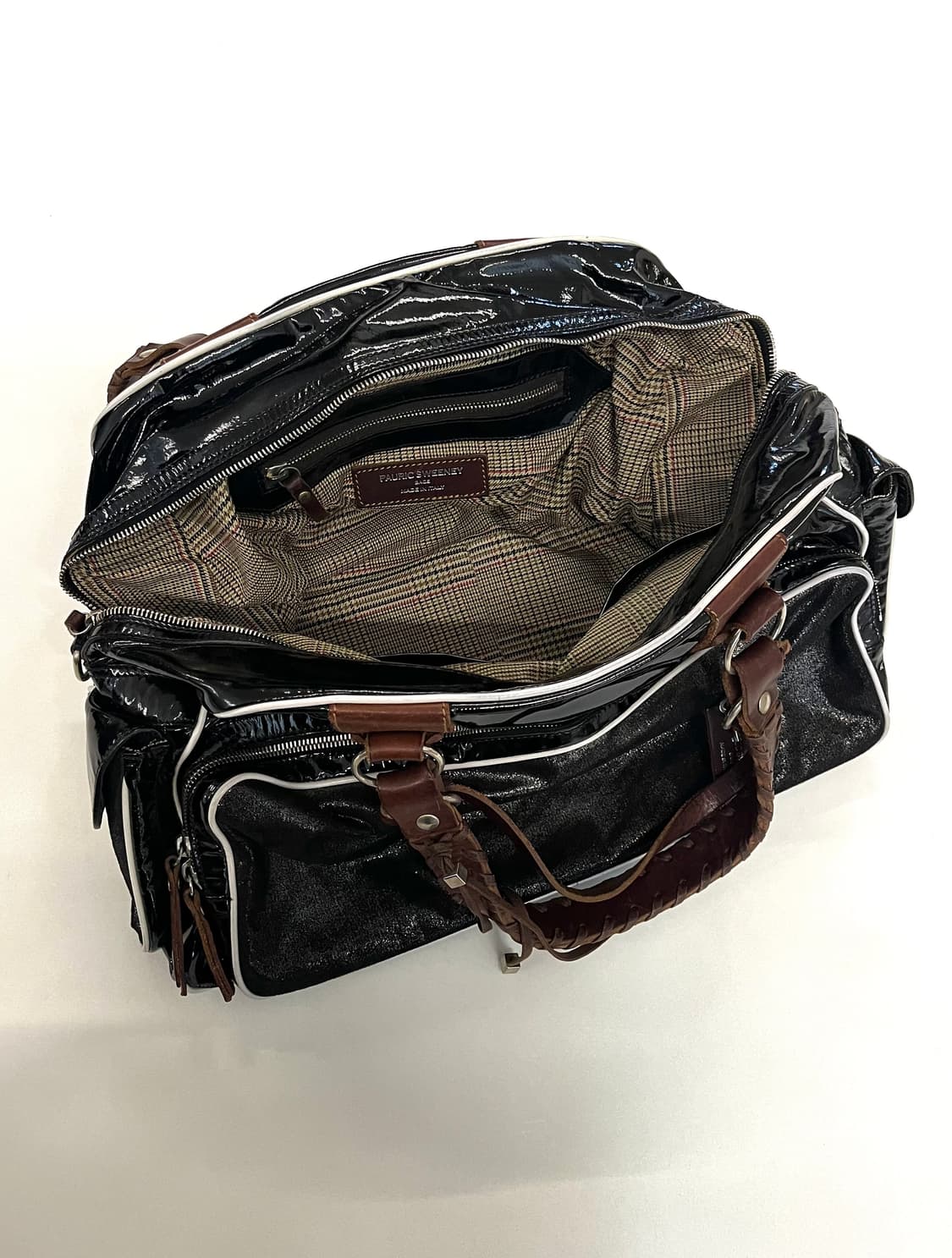 PAURIC SWEENEY 포릭 스위니 페이던트 레더 숄더백 상품이미지6