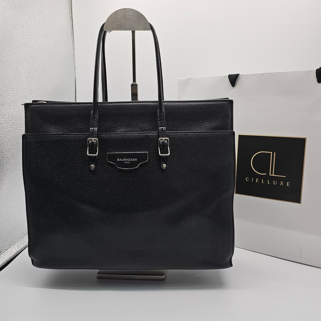 정품 발렌시아가 시티 플레이트 포트폴리오백 상품이미지1