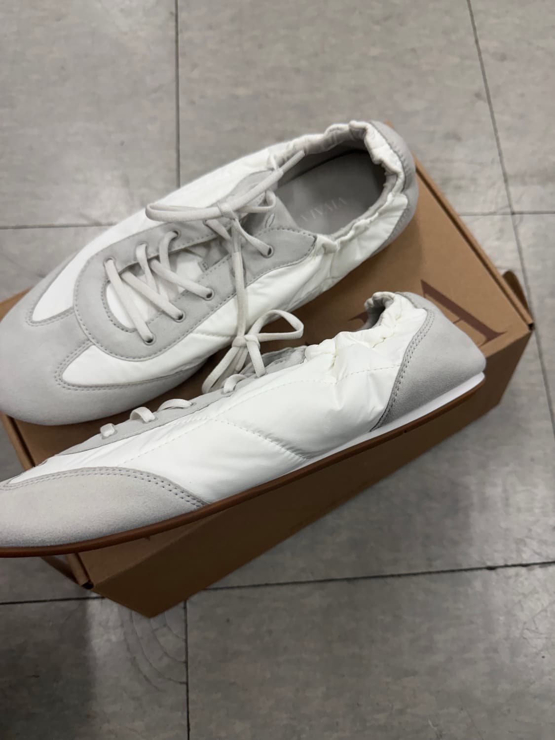 비바이아 yancy 스니커즈 상품이미지2