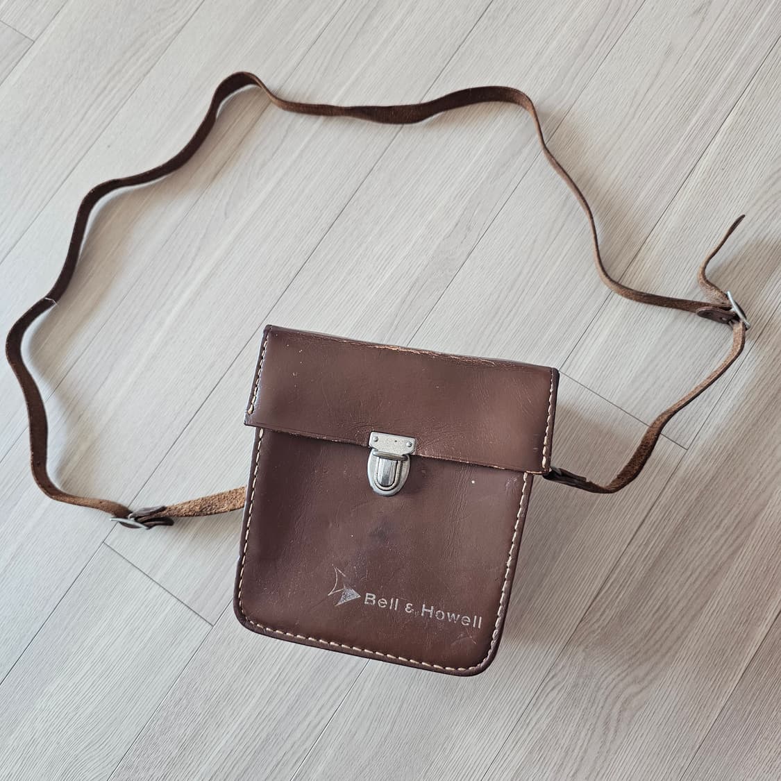 Bell & Howell 1950년대 빈티지 레더 카메라 가방 크로스백 상품이미지1