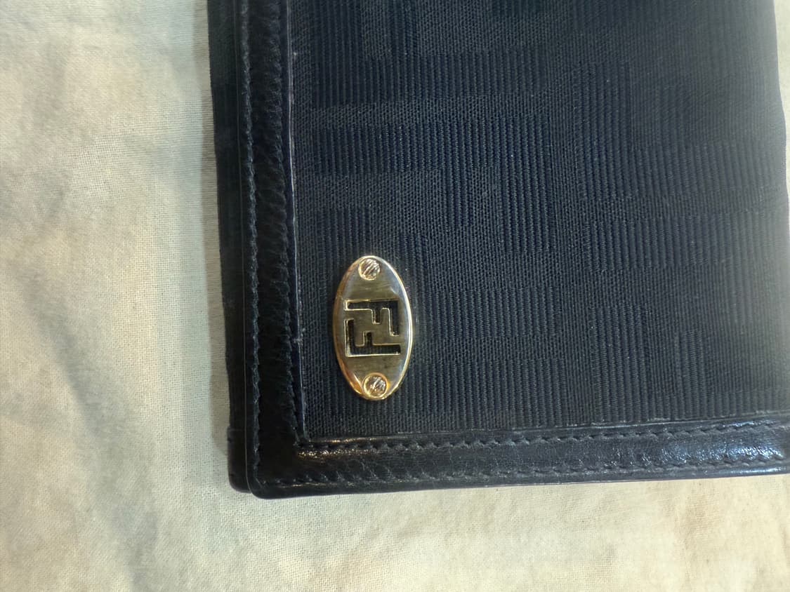 정품 펜디 주카 장지갑 팝니다 상품이미지2