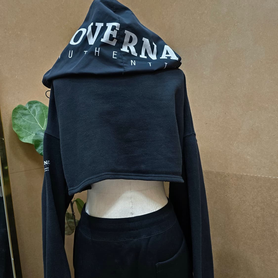 커버낫 언더붑 크롭탑 후드티 상품이미지4