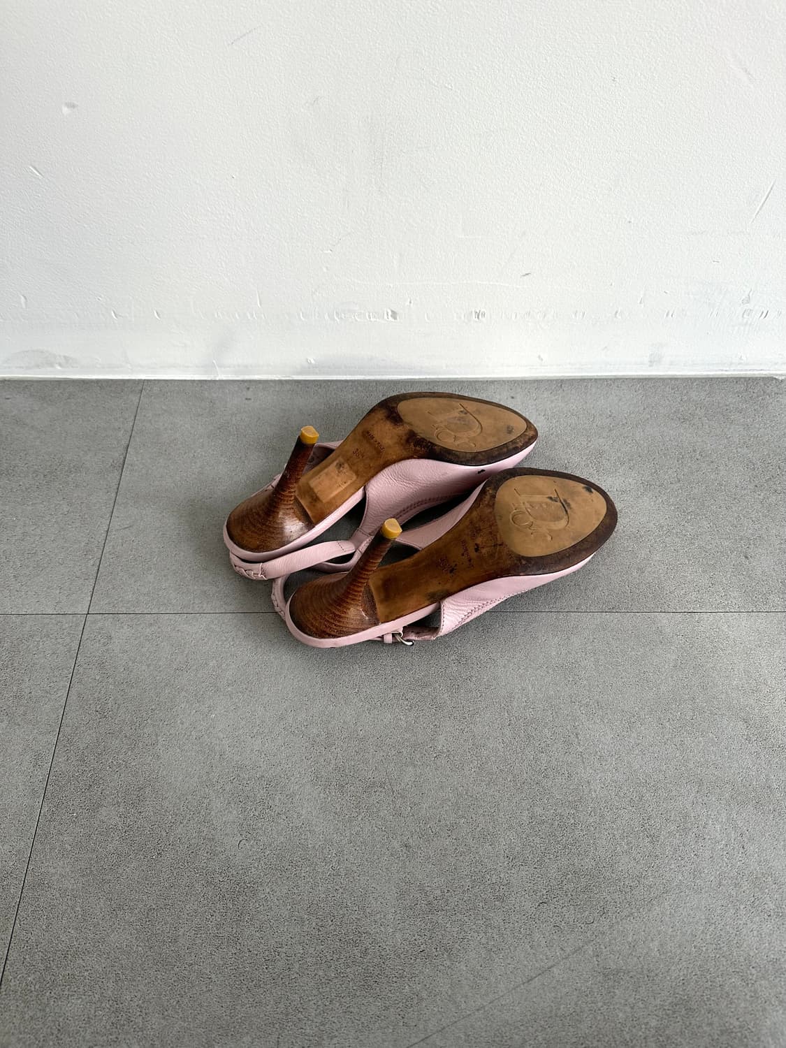 디올 2000s 레이디 디올 베이비핑크 슬링백 힐 상품이미지7