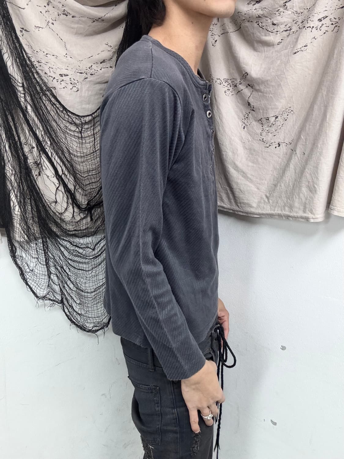 Minimal Y2K Design Button Sleeve 상품이미지2