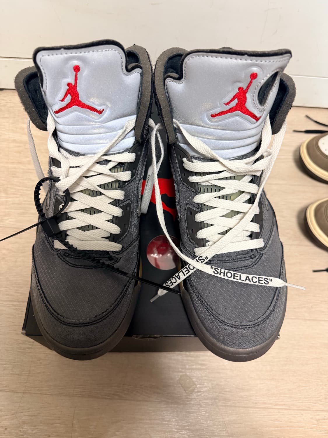 나이키 오프화이트 조던5 모슬린 280 상품이미지2