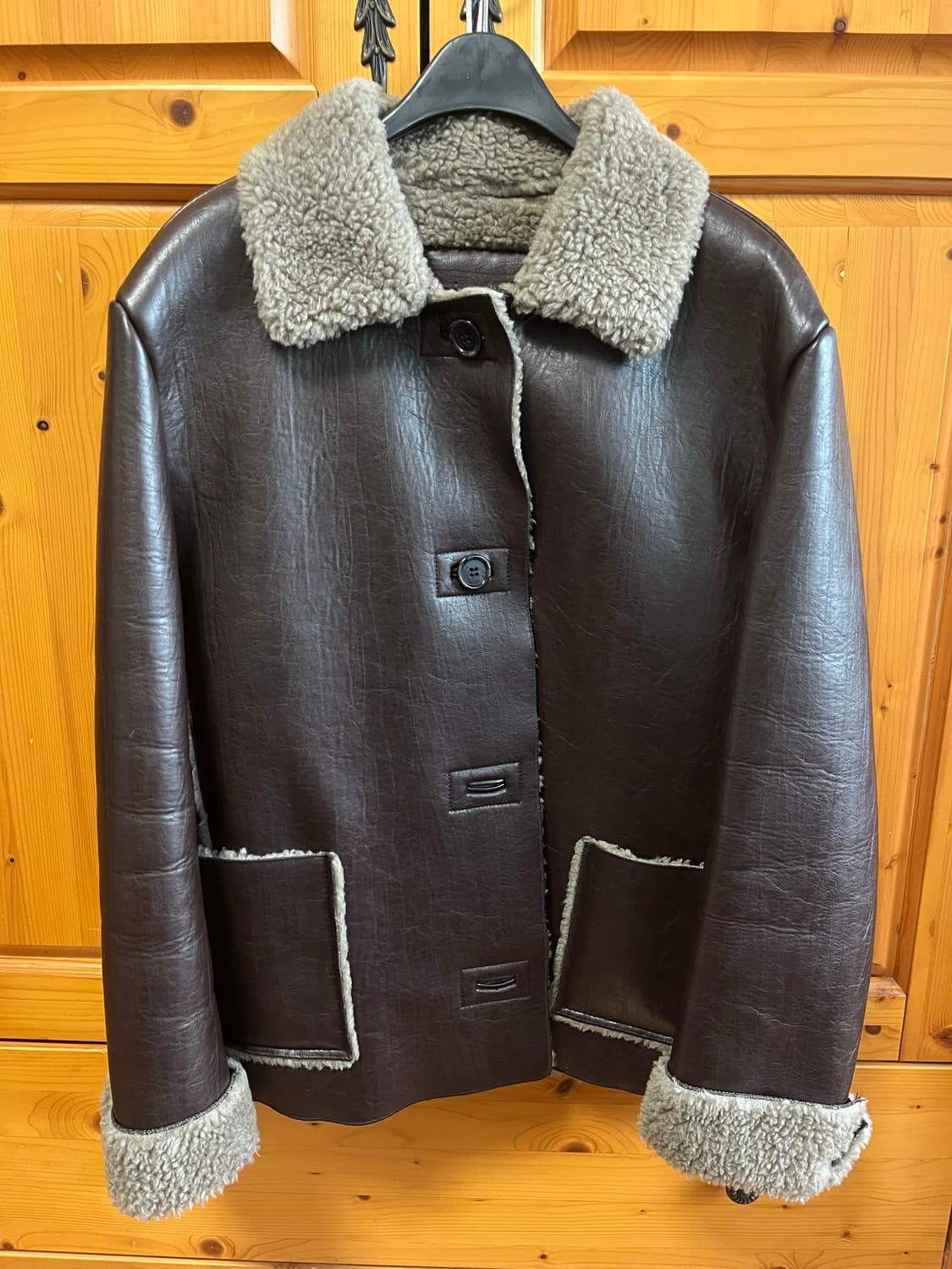 시엔느 시어링 무스탕 자켓 상품이미지3