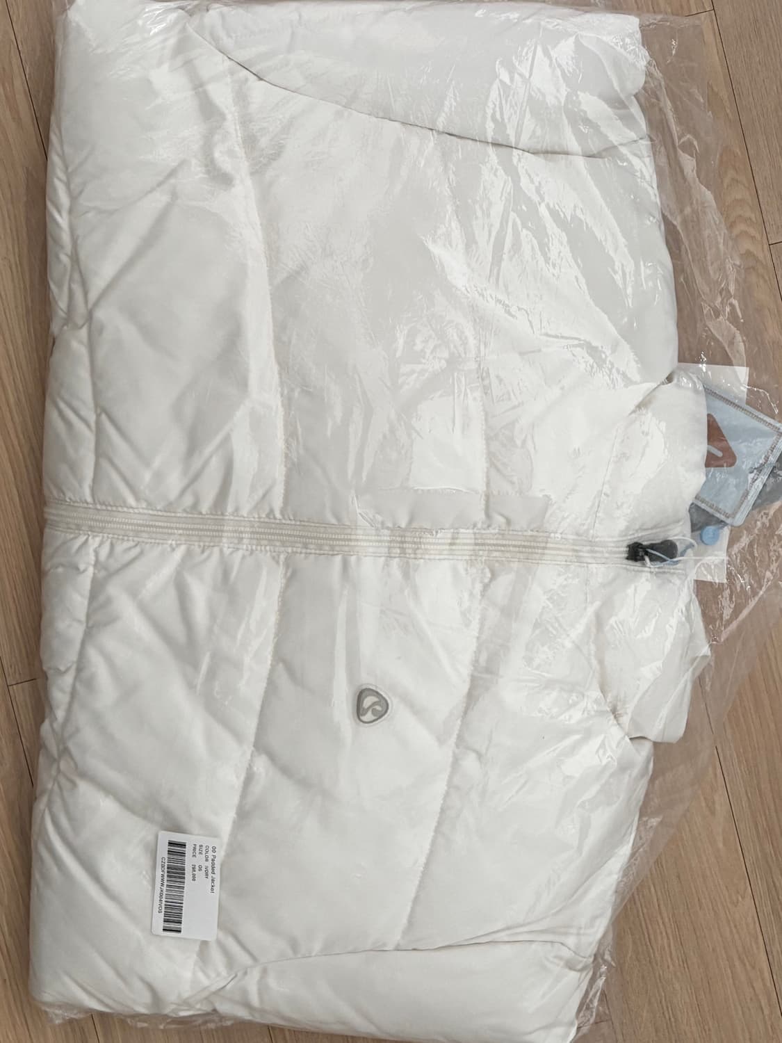 코이세이오 00 패디드 자켓 패딩 화이트 상품이미지2