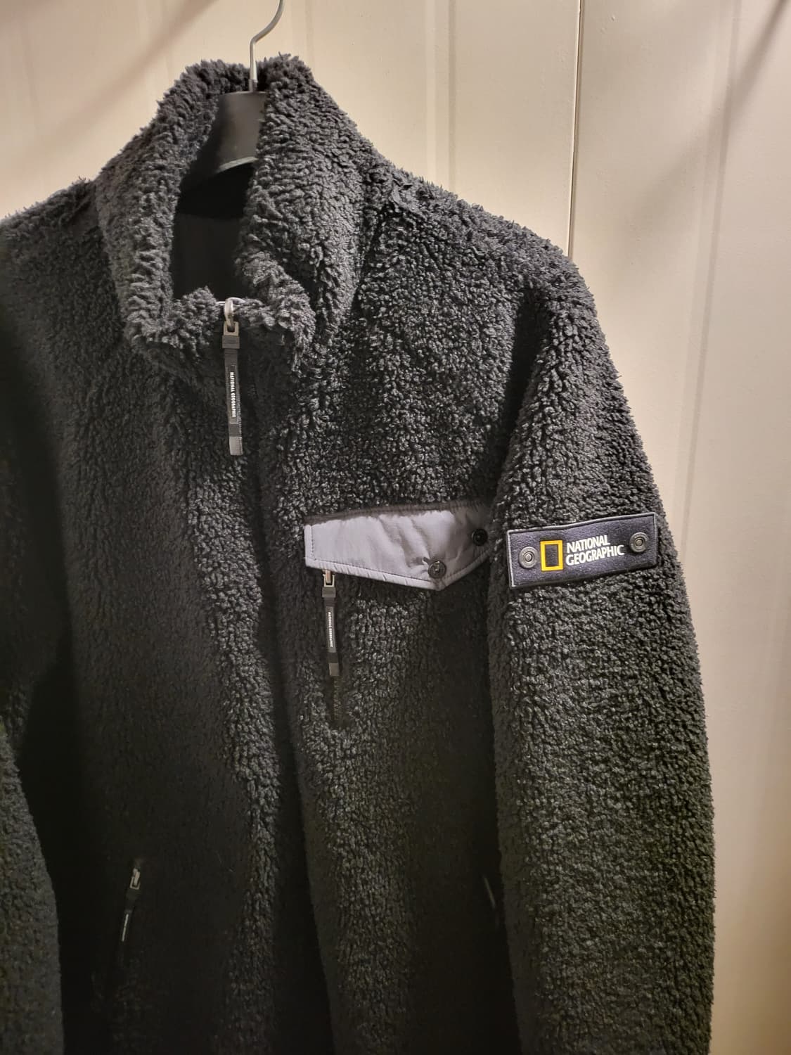 내셔널지오그래픽 뽀글이 양면 롱 코트 상품이미지2