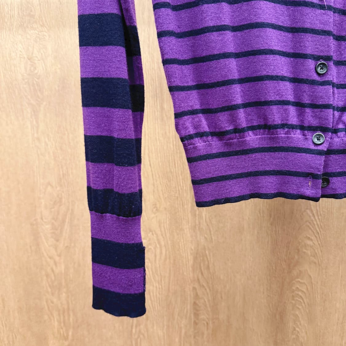 폴스미스 긴팔 라운드넥 니트 가디건 스트라이프 디테일 퍼플 상품이미지6