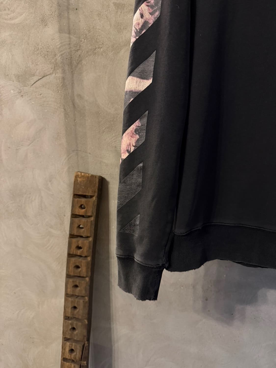 오프화이트 스웻셔츠 남성100 상품이미지4