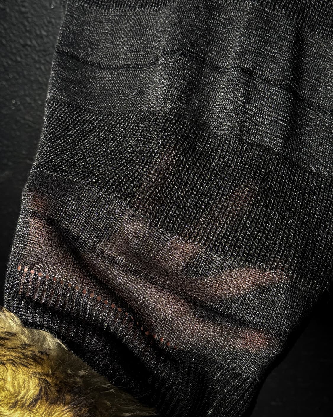 Sheer Stripe V-Neck Knit 상품이미지4