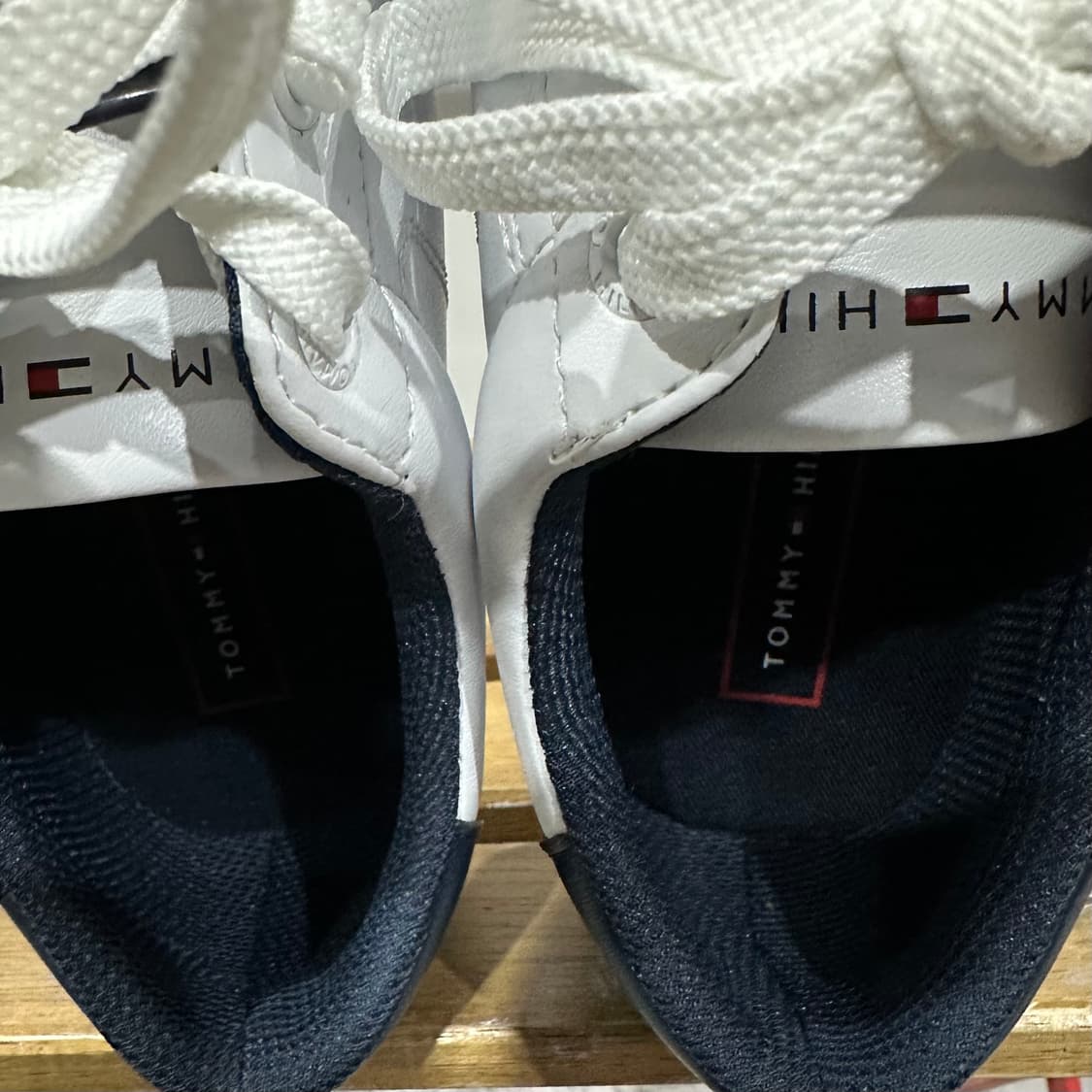 240) 타미힐피거 운동화 여성 여자 신빌 화이트 레더 스니커즈 상품이미지8
