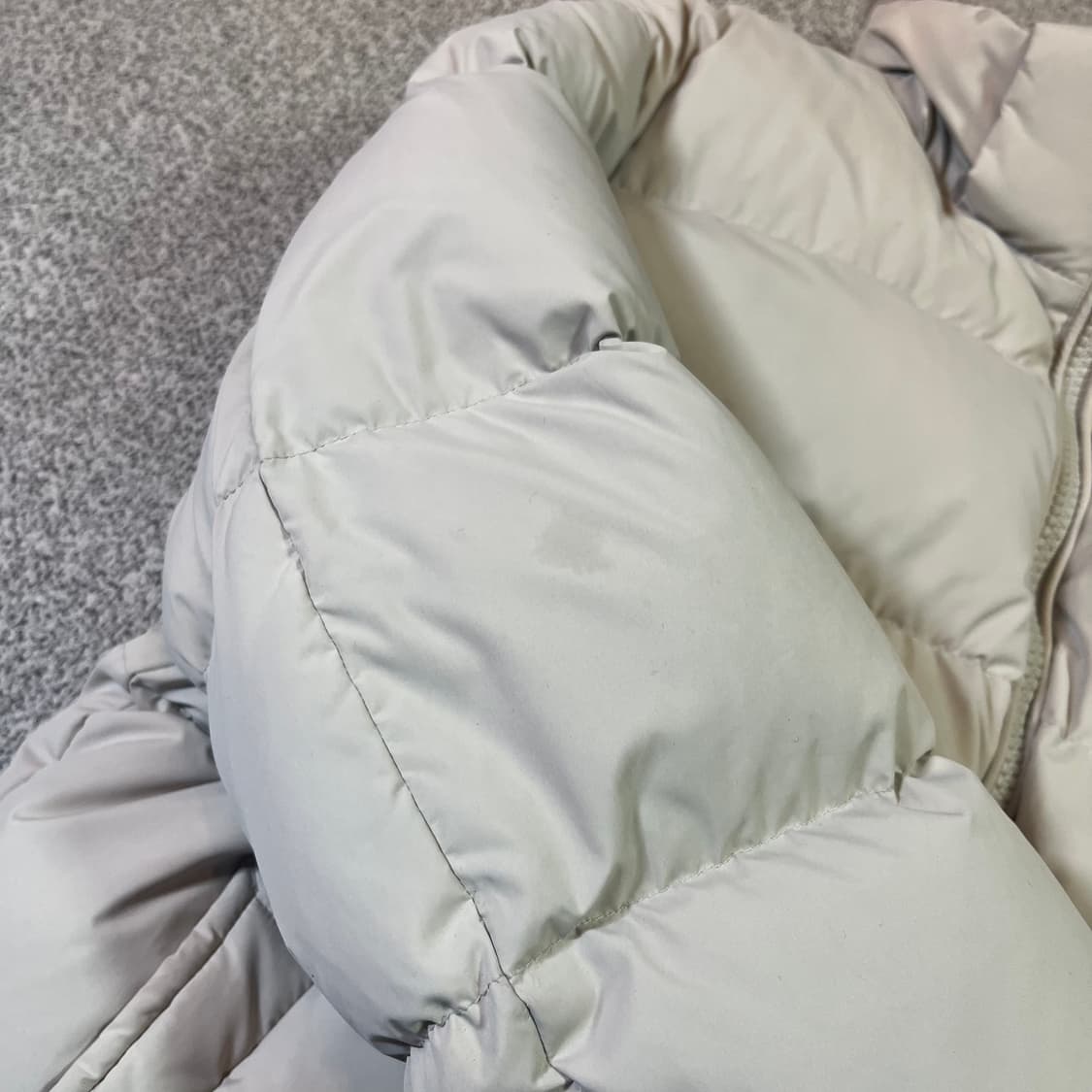 게스 우먼 숏 패딩 상품이미지5