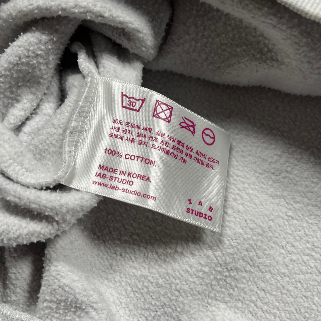 아이앱 스튜디오 하프집업 맨투맨 상품이미지7