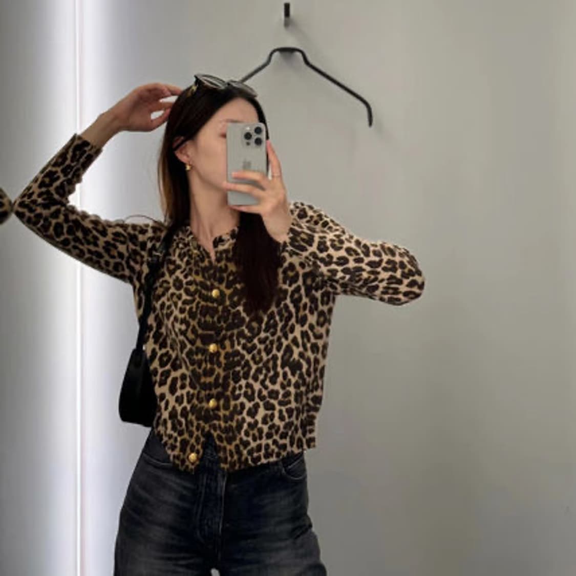 [수지님 착용] 셀린느 24fw 캐시미어 레오파드 가디건 상품이미지2