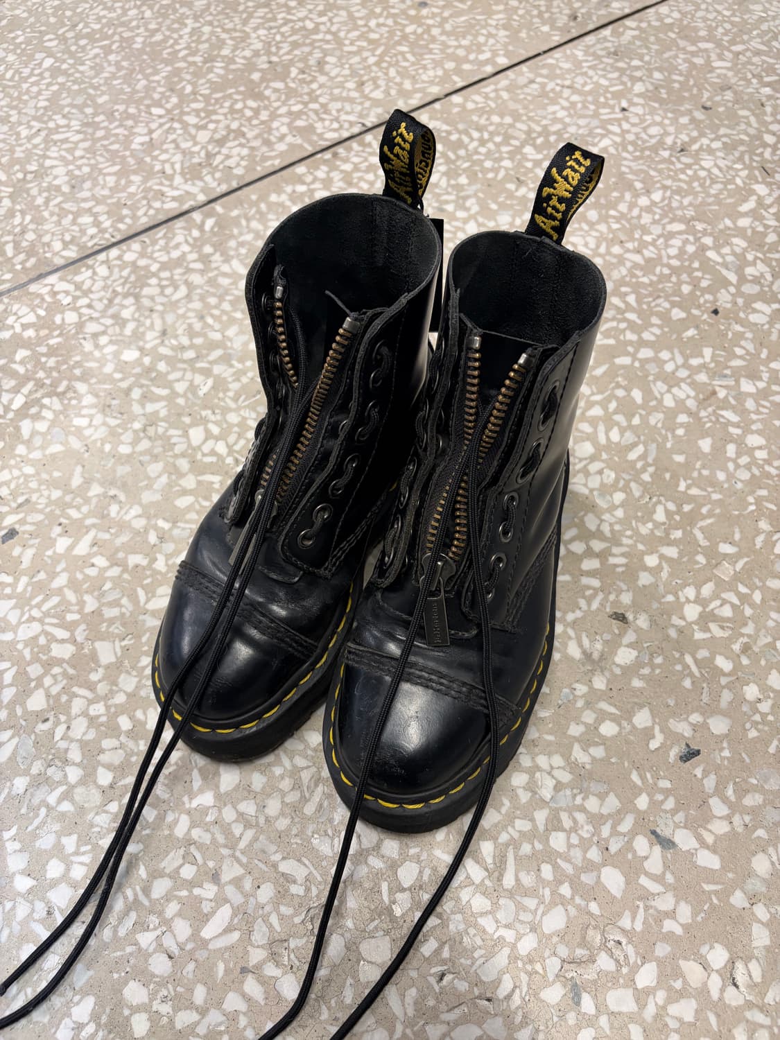 Dr. Martens Jadon Zip Boots – Black 상품이미지2