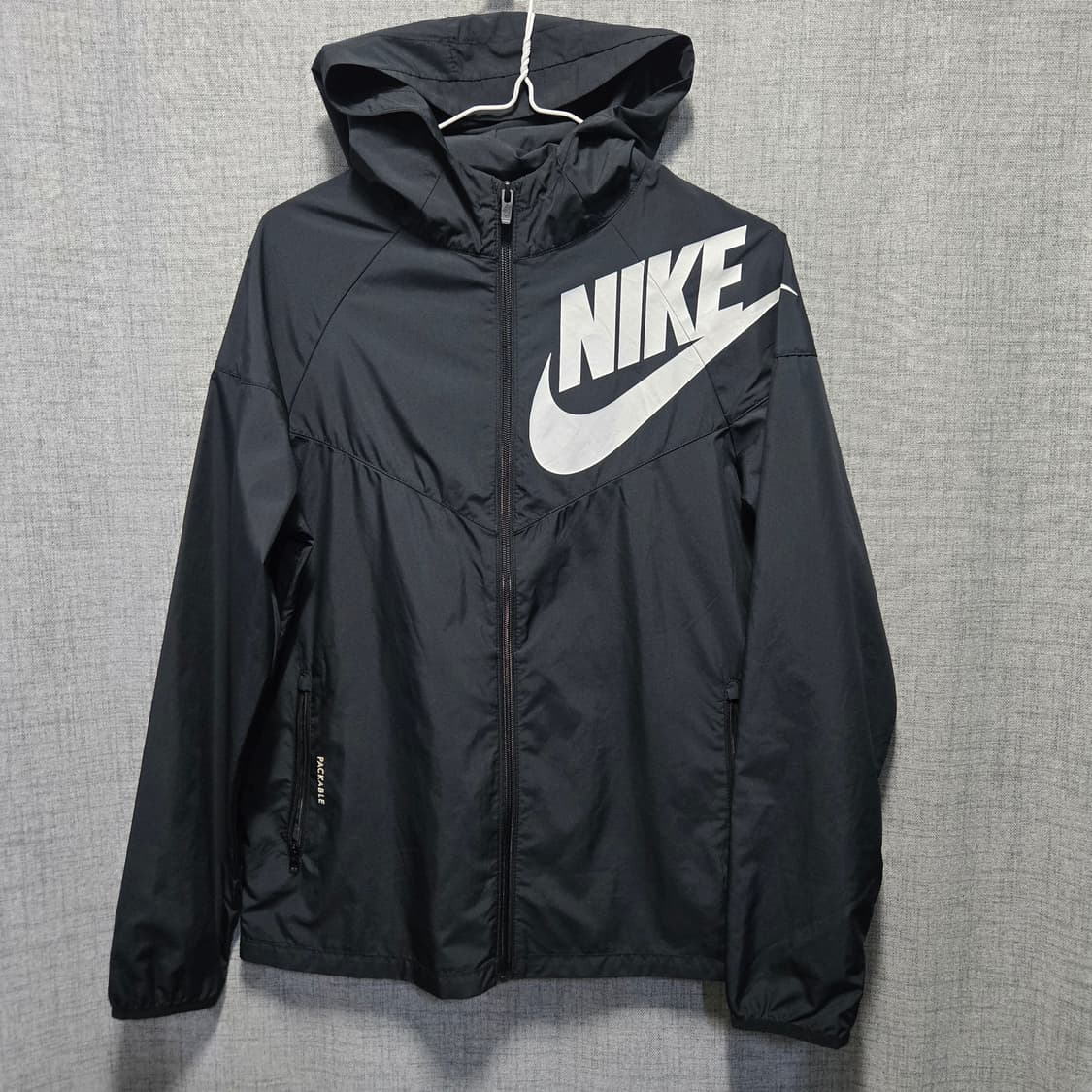 나이키 빅로고 팩커블 간절기 바람막이  블랙  상품이미지1