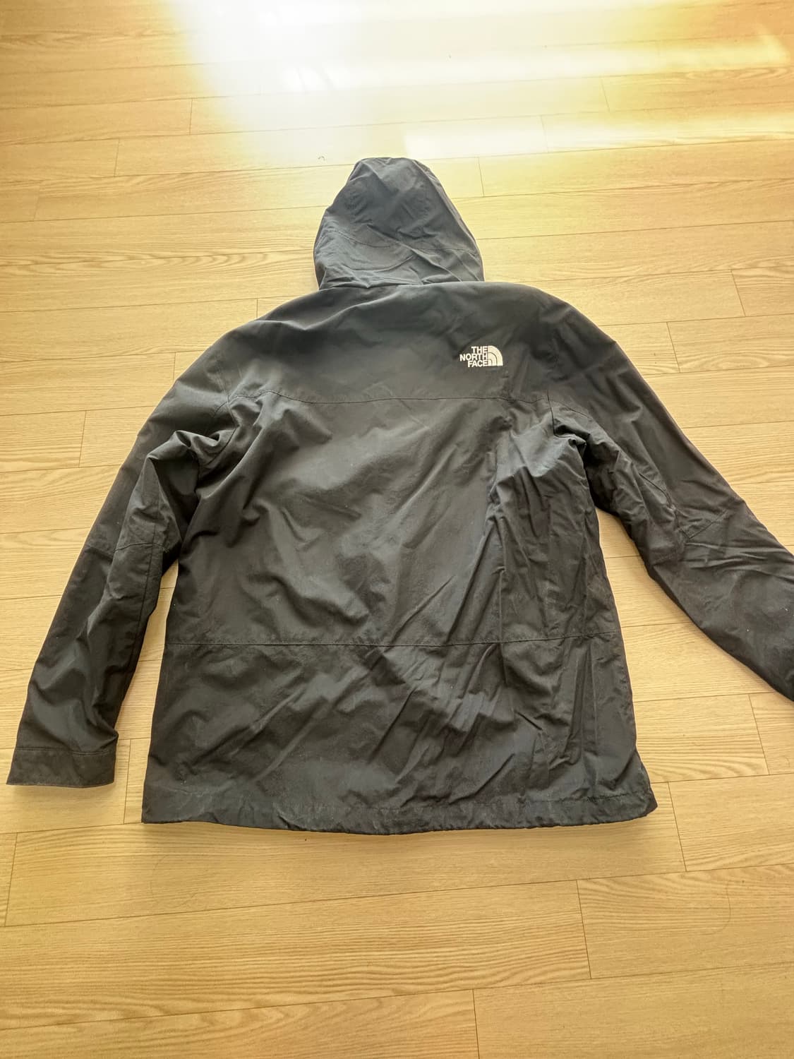 노스페이스 바람막이 블랙 상품이미지2