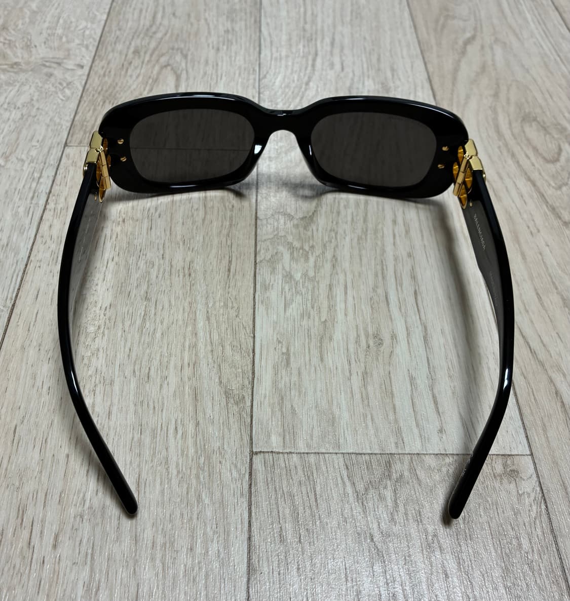 [새상품 풀박스] 발렌시아가 BB 금장 선글라스 (BB0310SK) 상품이미지9