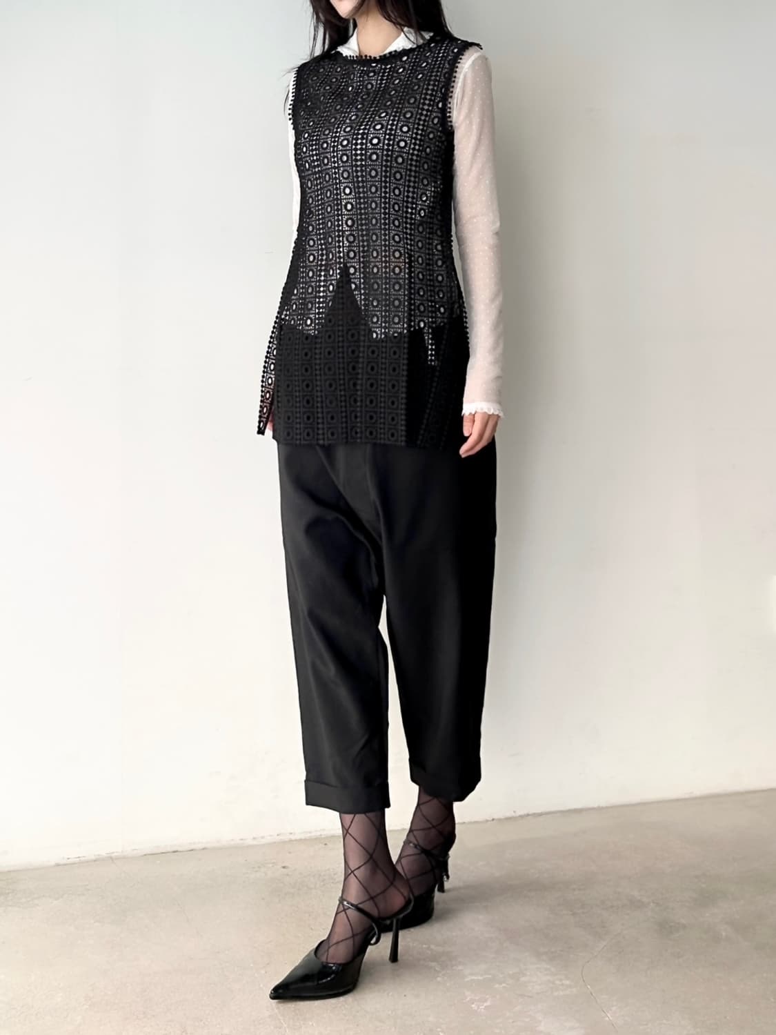 Layer punching sleeveless top / black 상품이미지5