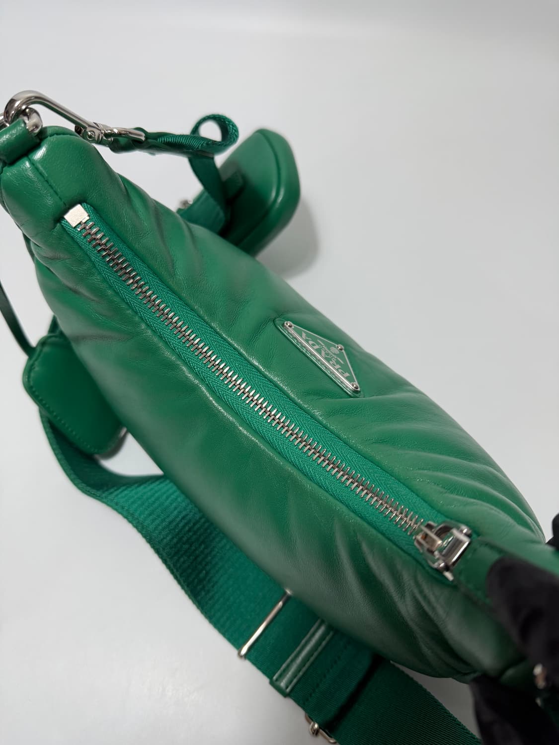 프라다 패딩 나파 레더 리에디션 2005 숄더백 상품이미지5