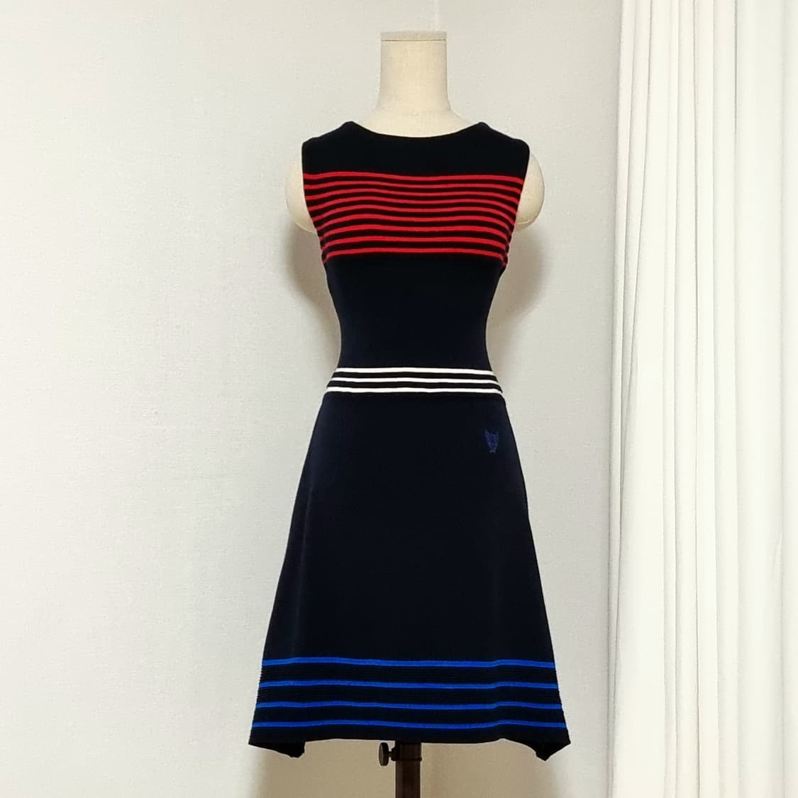 SJYP 니트 원피스 백트임 슬리브리스 (44~날씬55) 상품이미지1