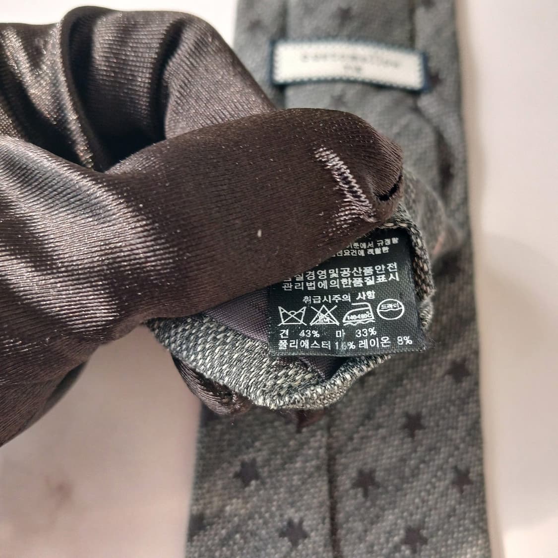 커스텀멜로우 혼방 그레이 도트 패턴 넥타이 7.1cm B등급 E854
 상품이미지8