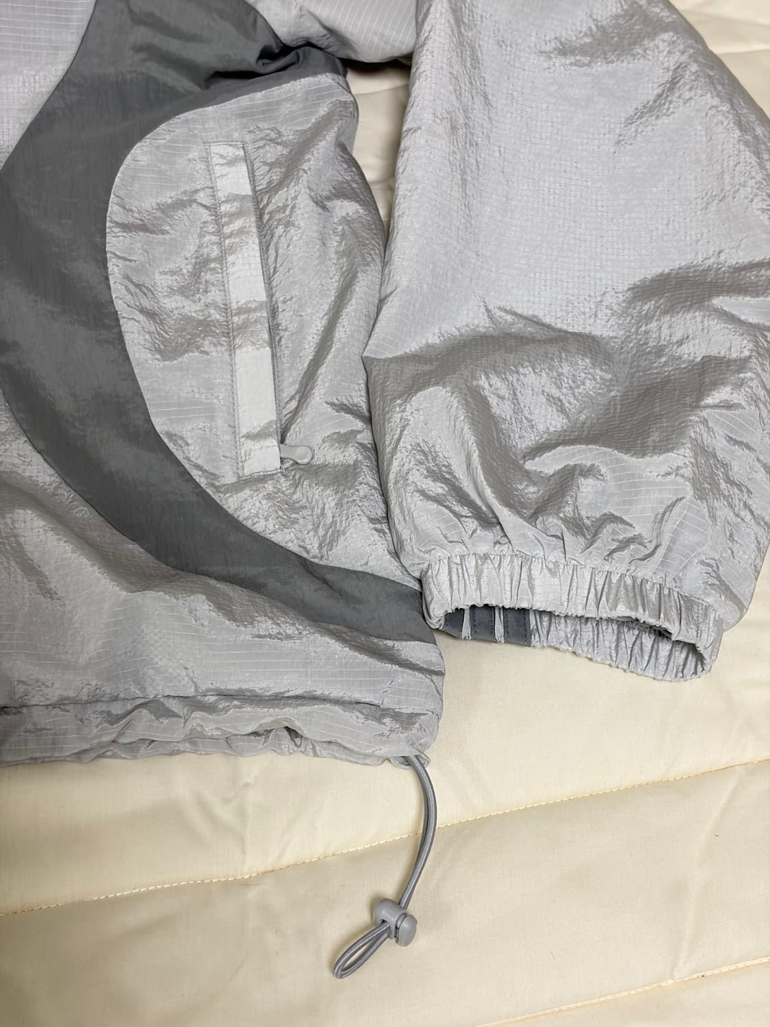 (새제품)아디다스 아디컬러2000s 우븐 트랙탑 그레이 L 상품이미지5