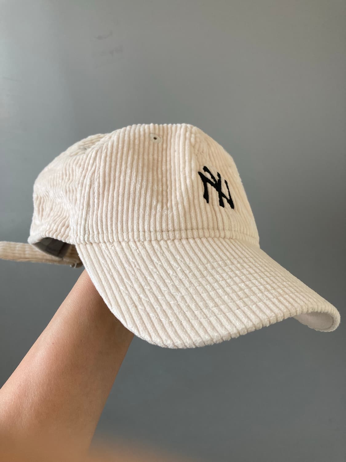 뉴에라 캡모자 아이보리 코듀로이 볼캡 상품이미지1