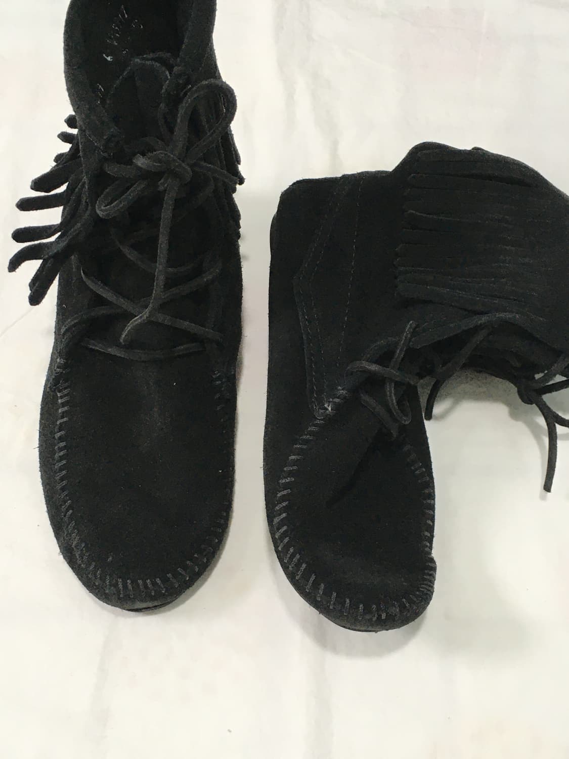 미네통카 Minnetonka 블랙 부츠 상품이미지2