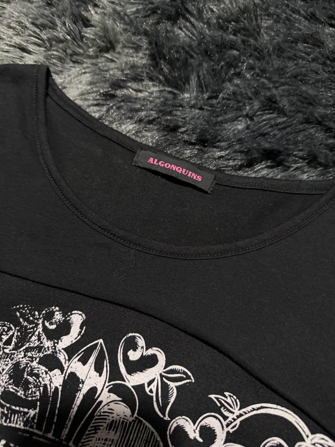 algonquins 앞판 절개&크로스 레터링 반팔 상품이미지4