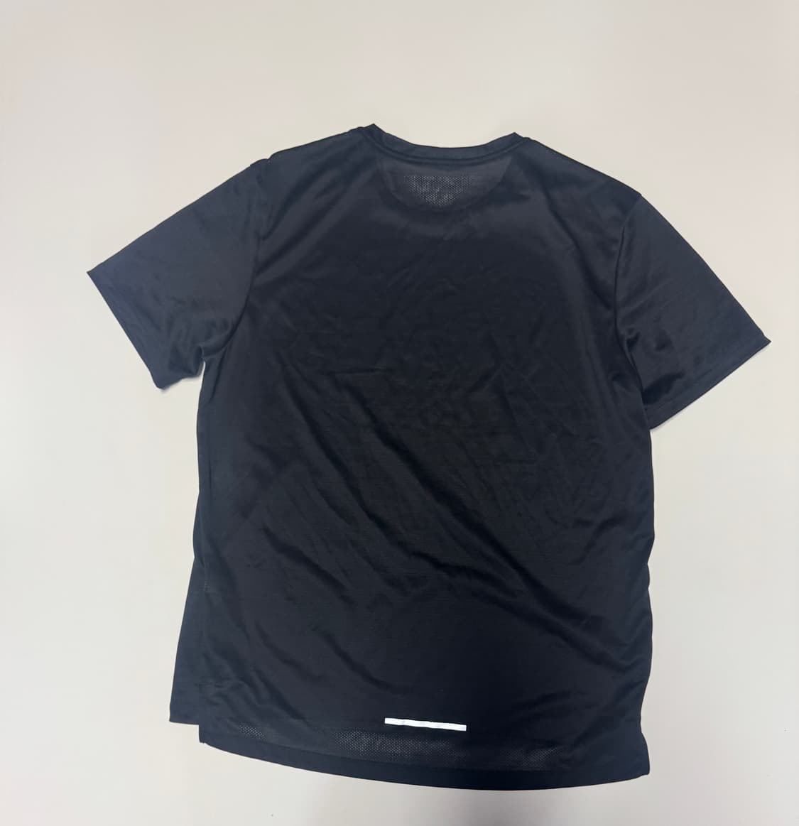 나이키 러닝 드라이핏 솔로 스우시 반팔 티셔츠 L 블랙 상품이미지2