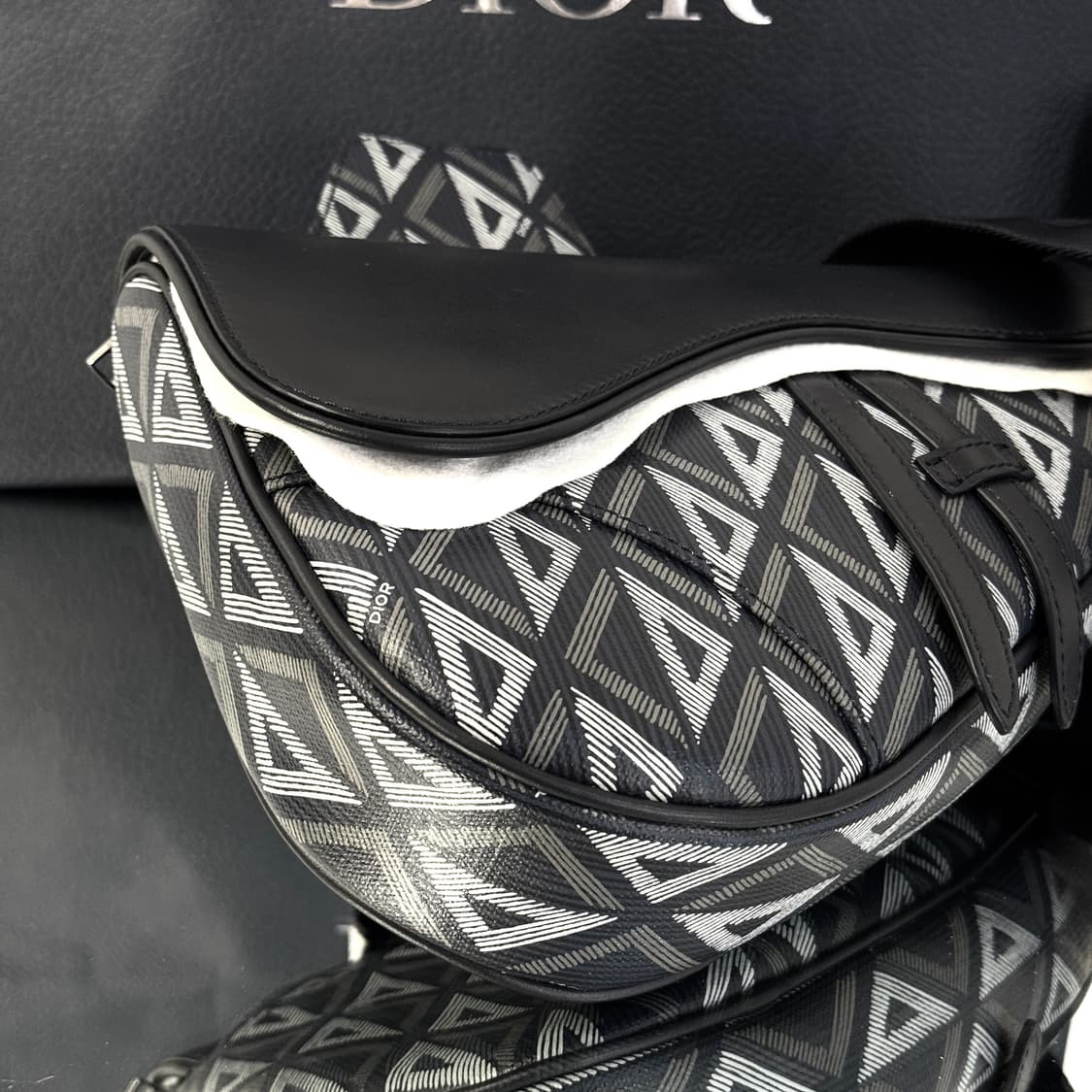 [새상품] 디올 다이아몬드 새들백 미디움 상품이미지4