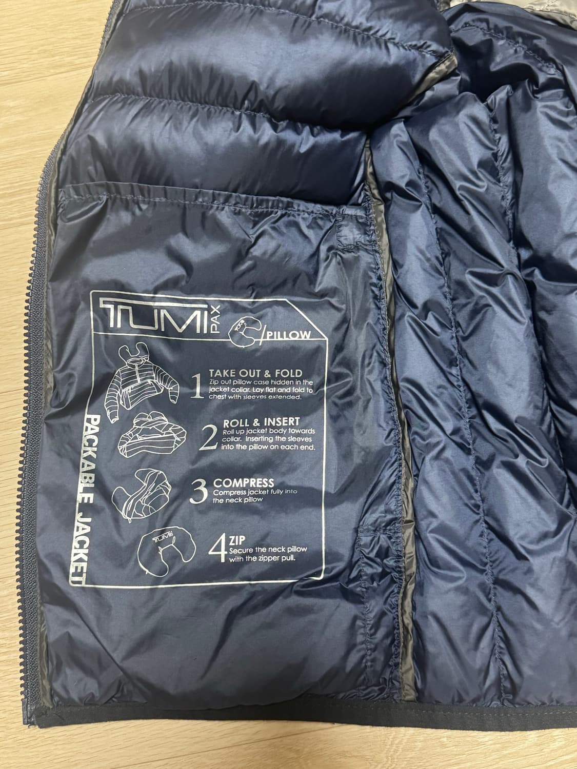 투미 Tumi 패커블 경량패딩 네이비 xl 상품이미지4