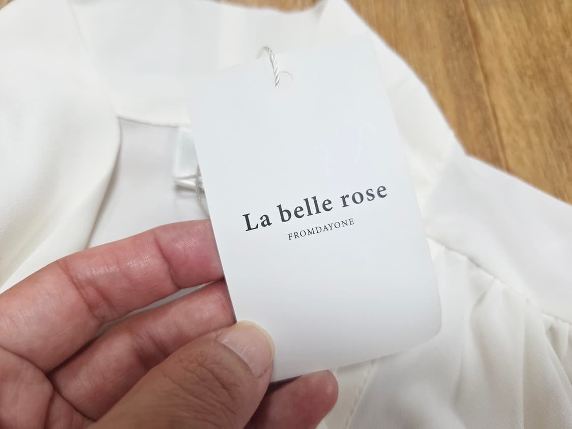 라벨르로즈(La belle rose) 샬리 타이 블라우스  새상품 상품이미지6