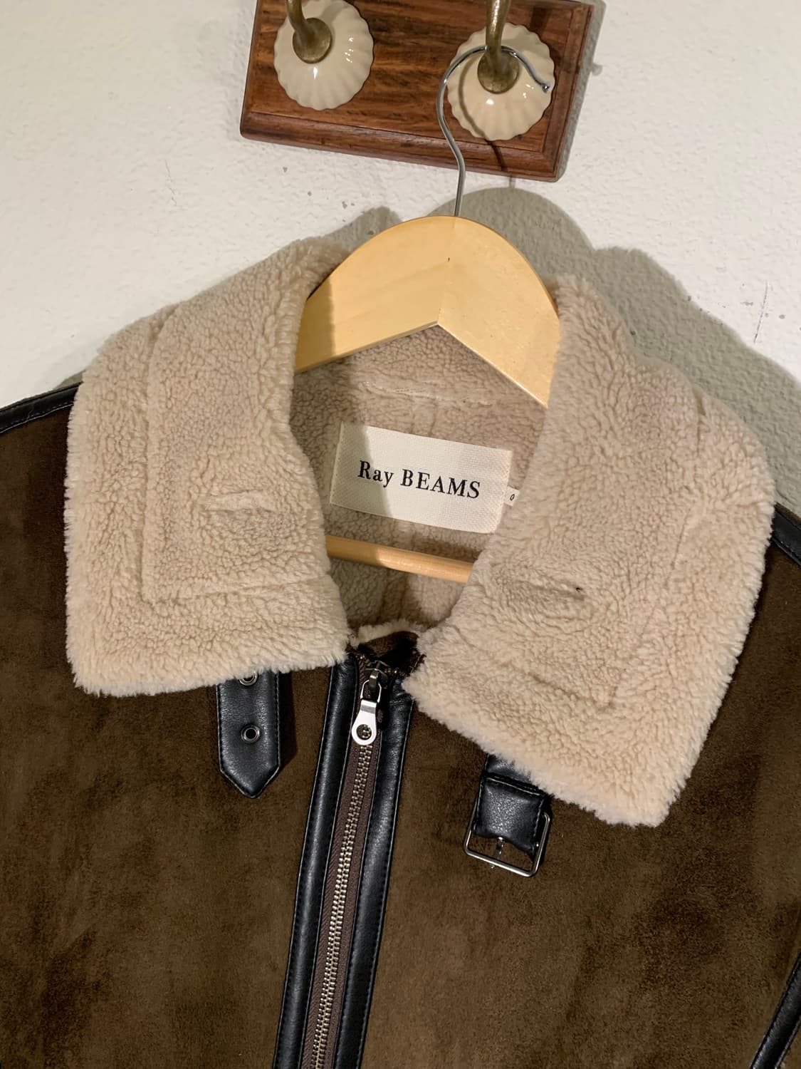 레이빔즈 B3 무스탕 자켓 상품이미지2