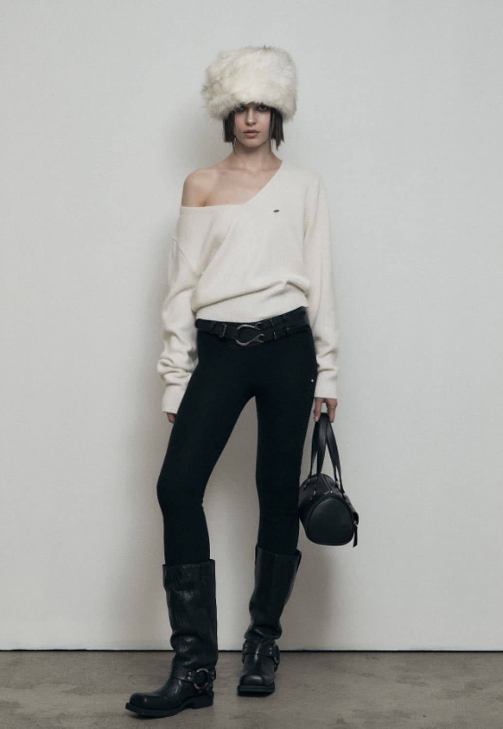 보헤메안서울 브이넥 울 니트 상품이미지1