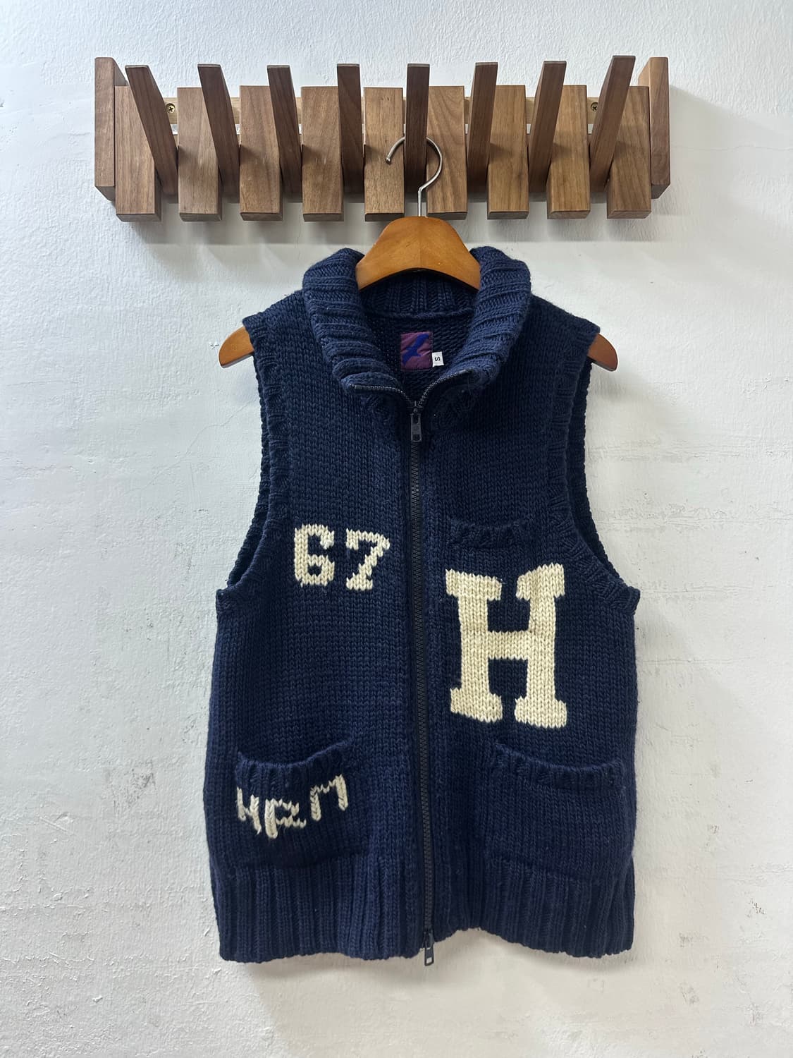 일본빈티지 울 100% 레터링 네이비 니트 집업 베스트  상품이미지1